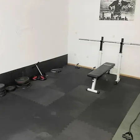 Apt 3 Bedroom And Fitness Apartment *