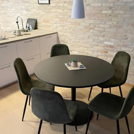 Apartment Apt 3 Bedroom And Fitness *